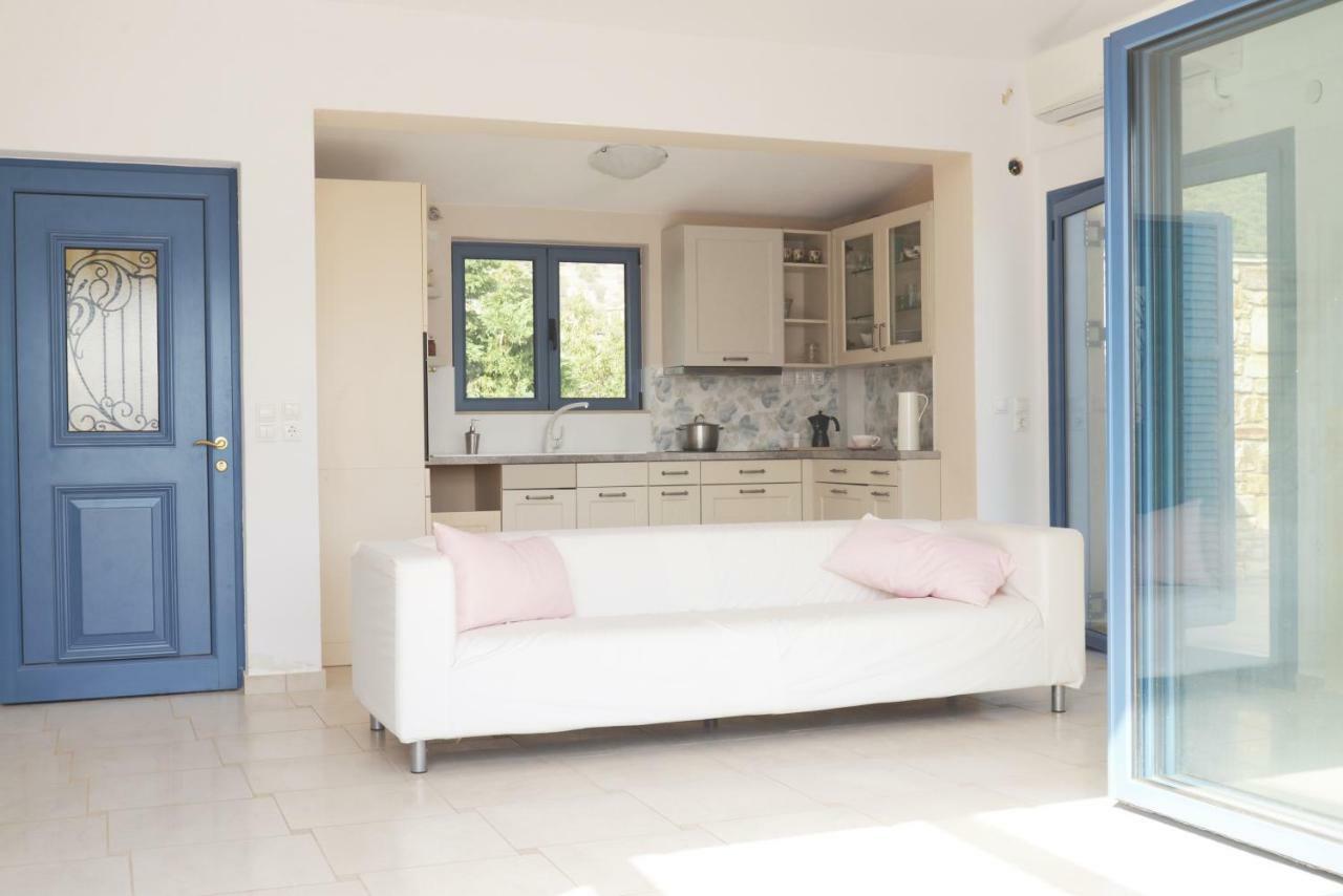 Blueline Guesthouse Agios Dimitrios  Ngoại thất bức ảnh